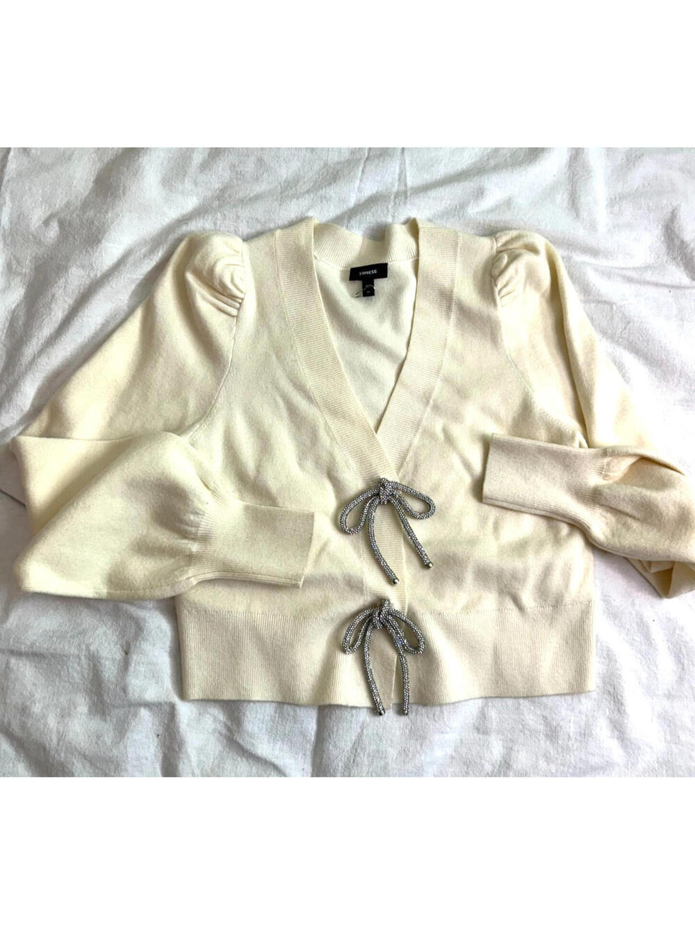 Express Cream V-Neck Cropped Sweater Cardigan Puff Sleeves XS Silver Bows